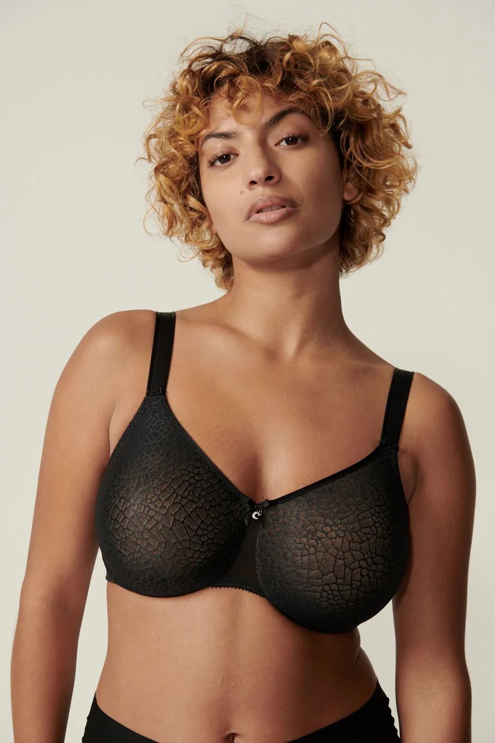 Chantelle Magnifique Seamless Bra - Black , Nude