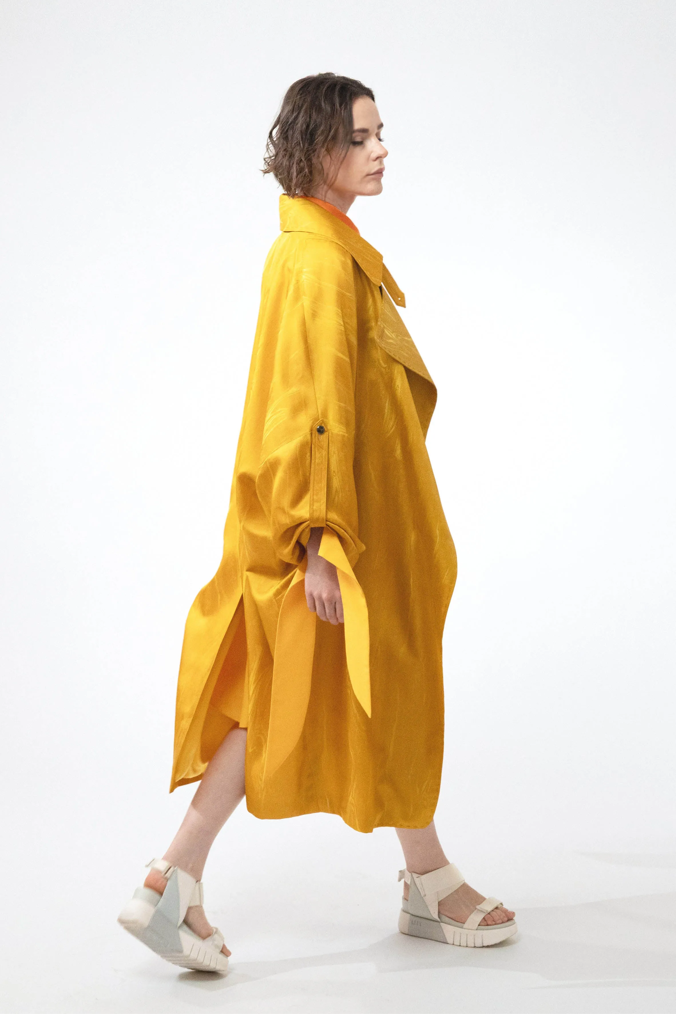 LINQ yellow marble - silk oversize fluid coat