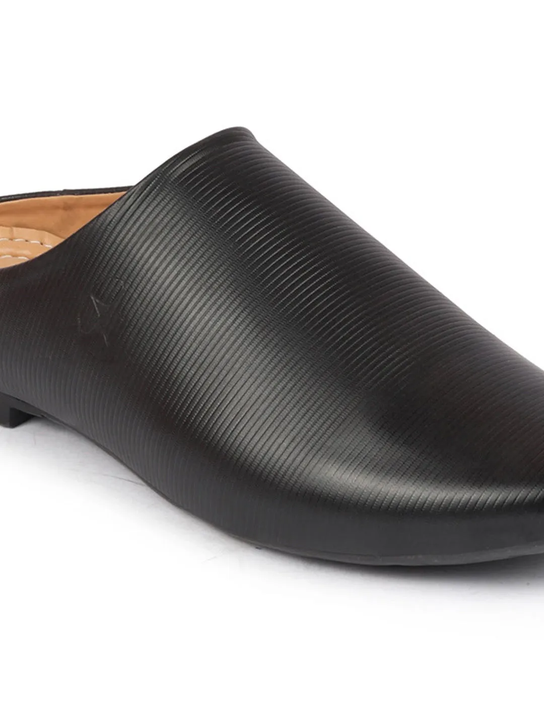 Men Black Back Open Classic Design Textured Slip-On Ethnic Juttis and Mojaris